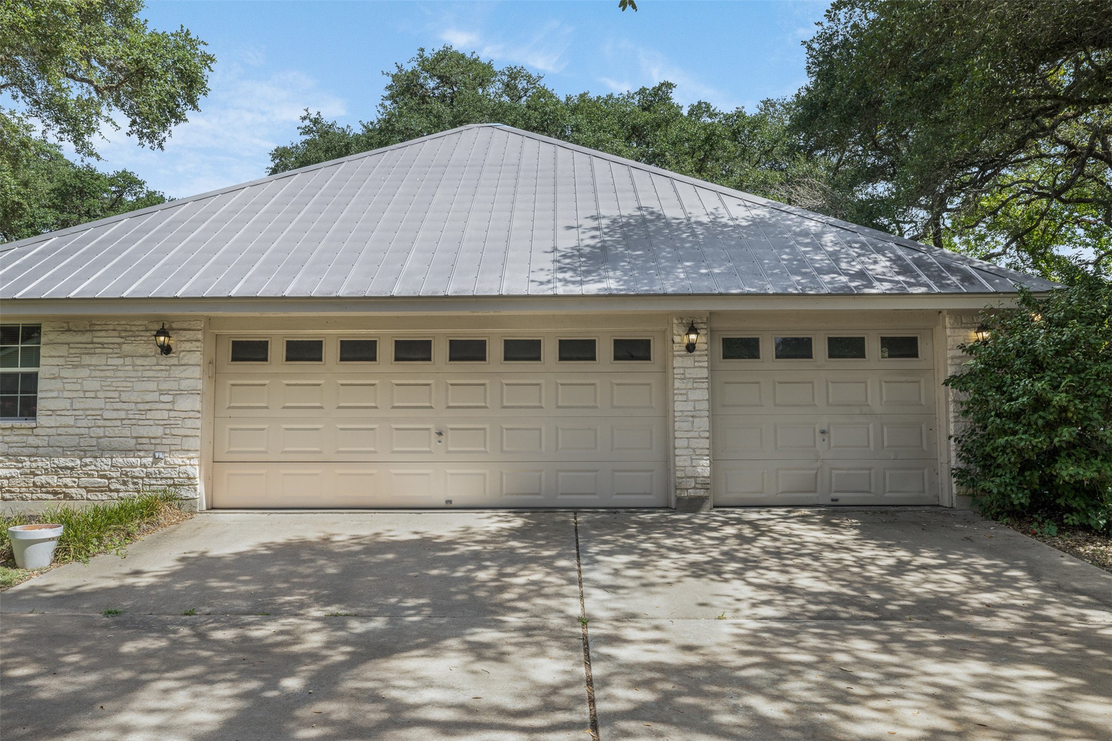 203 Oak Cluster Drive Property Photo 31