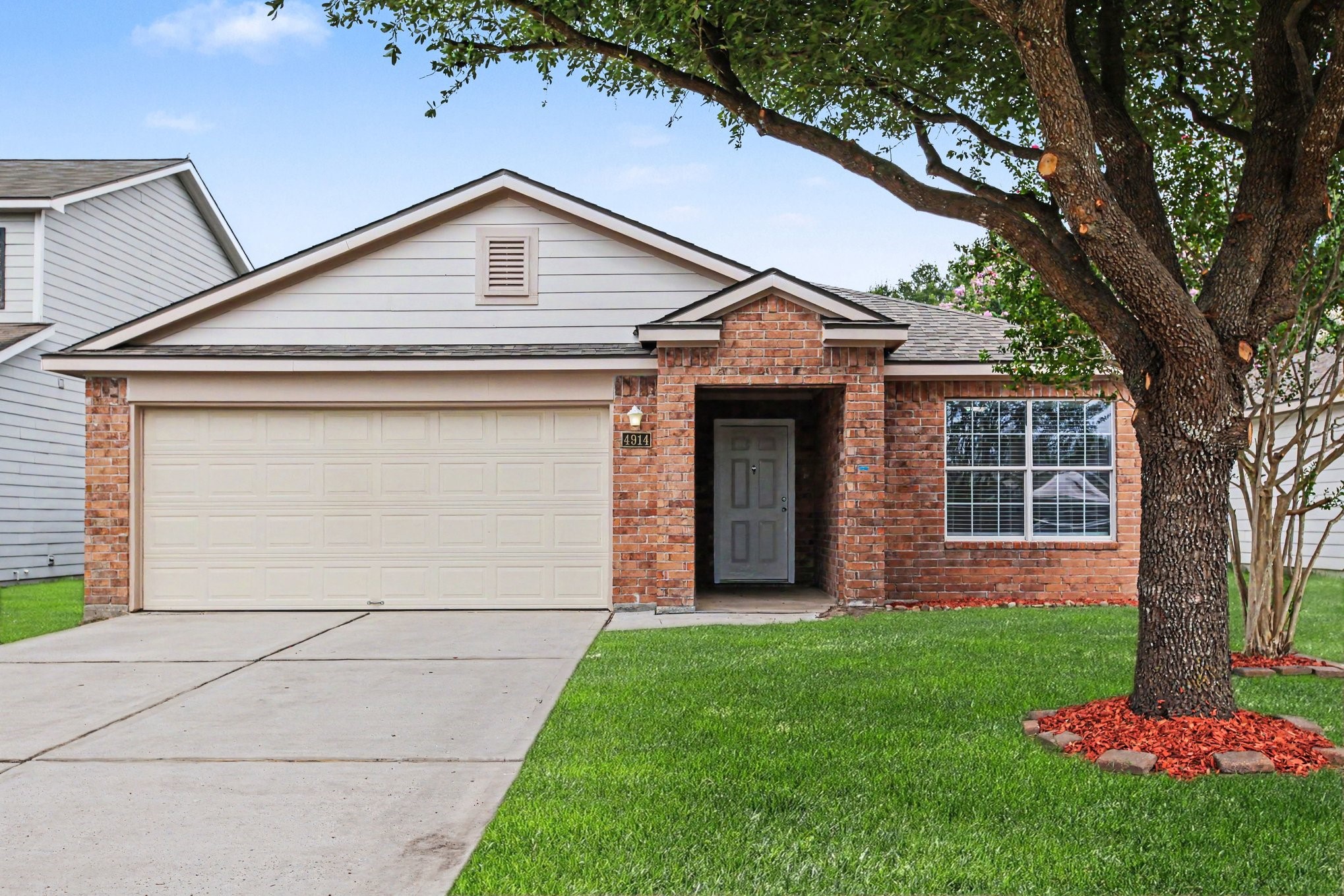 4914 Comal River Loop Property Photo 1