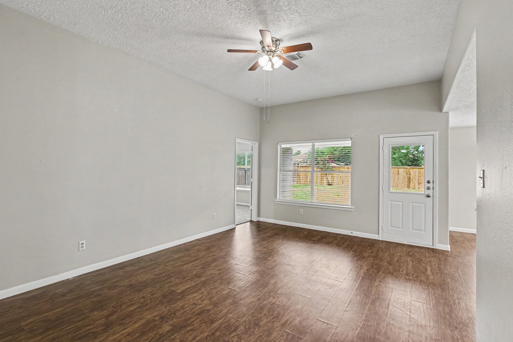 4914 Comal River Loop Property Photo 3