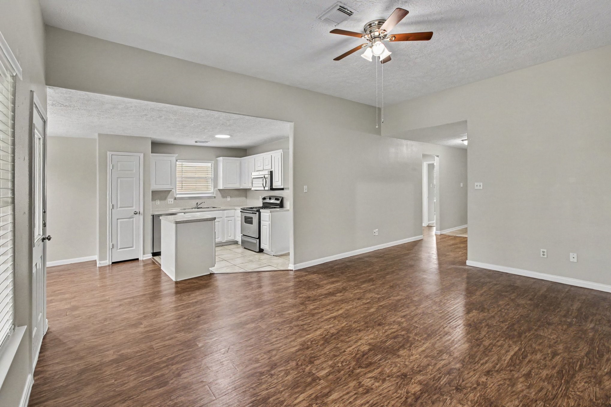 4914 Comal River Loop Property Photo 4