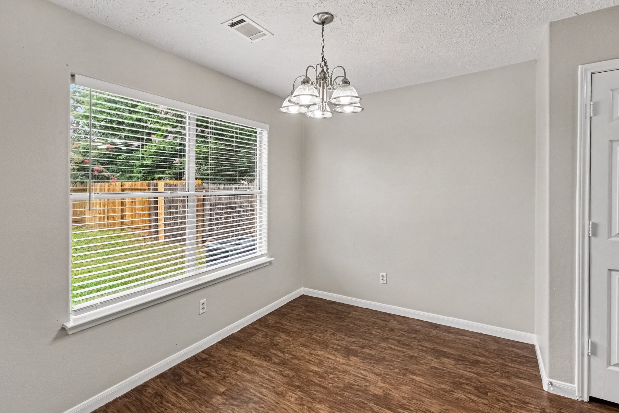 4914 Comal River Loop Property Photo 7