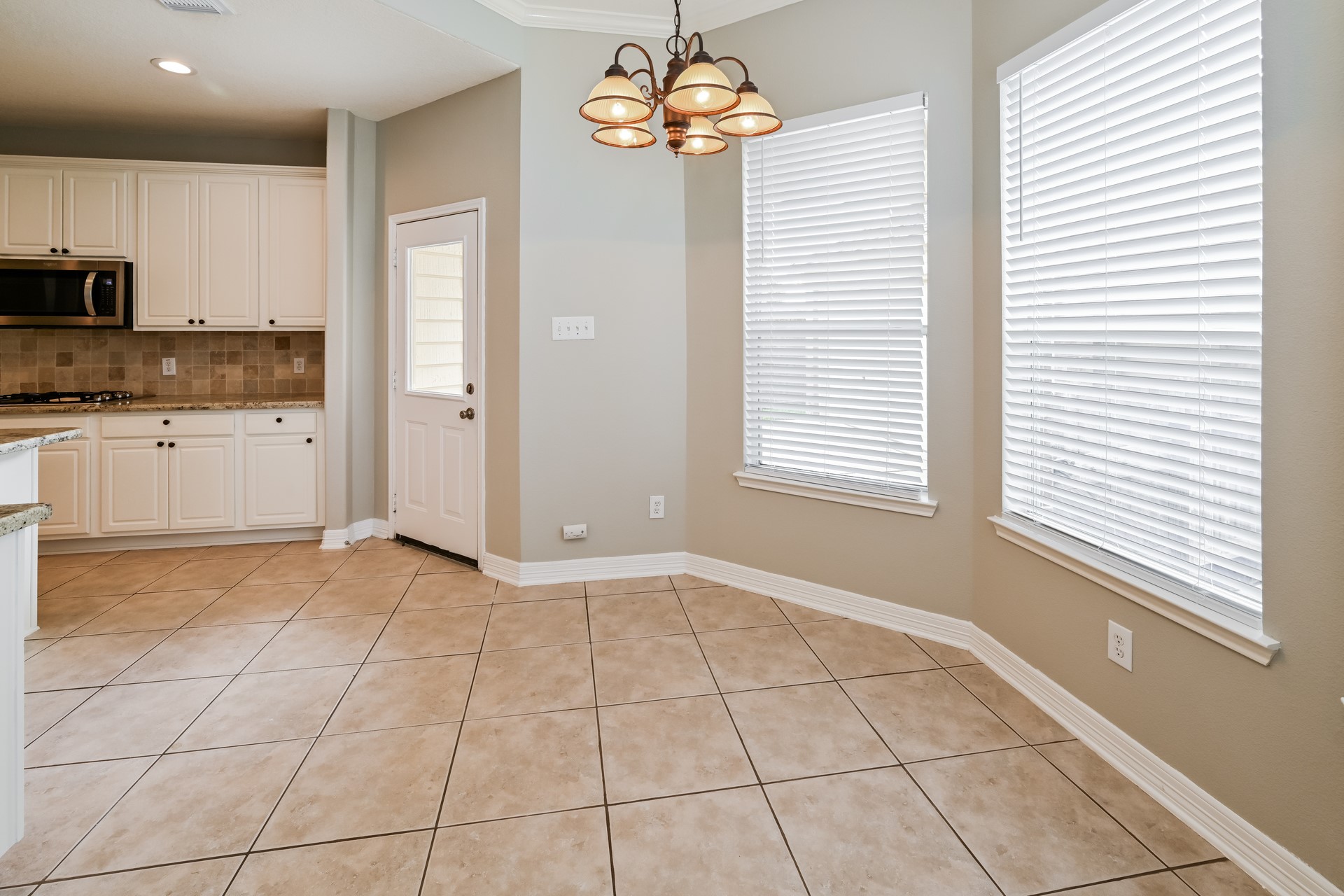 17714 Meadow Crossing Lane Property Photo 7
