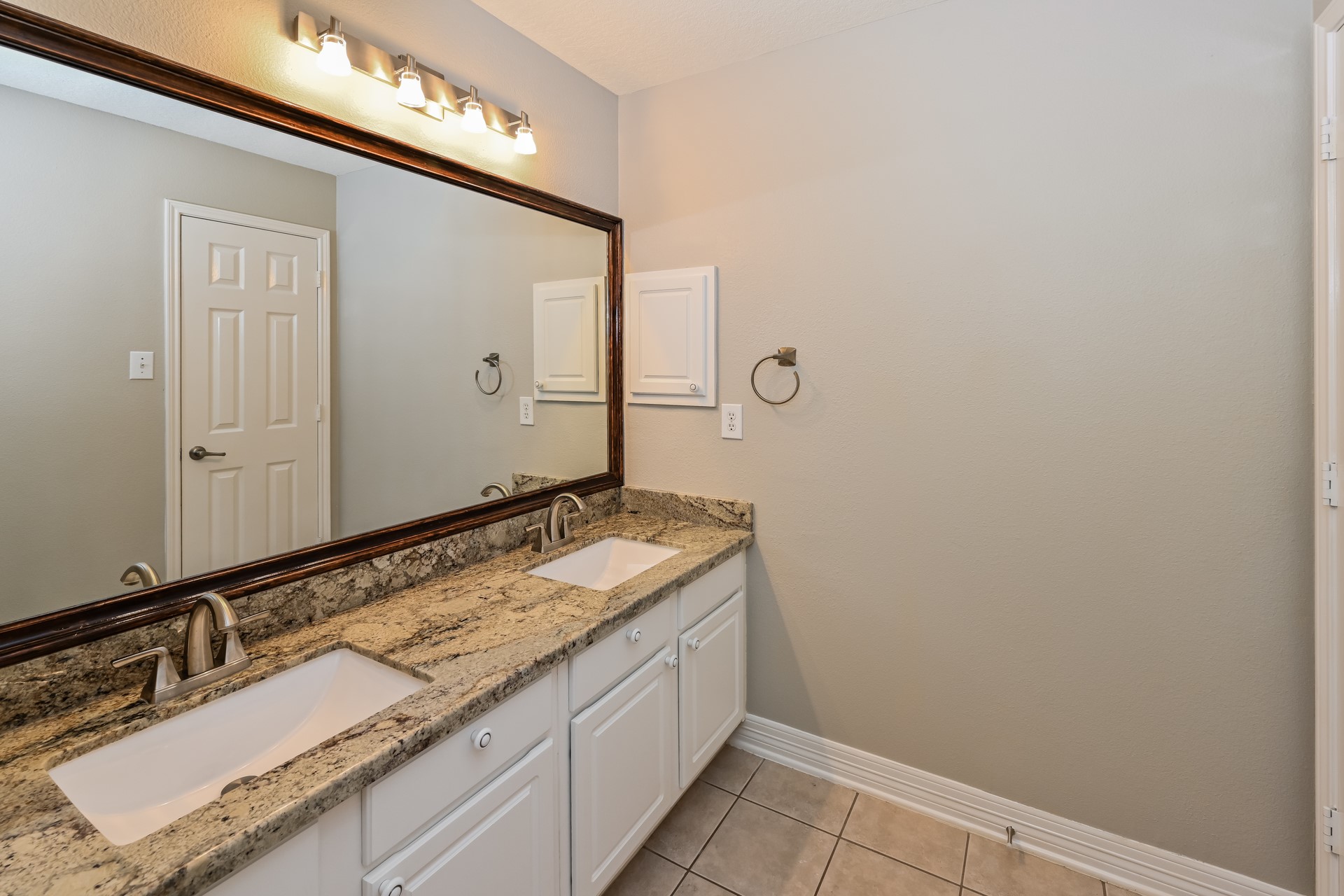17714 Meadow Crossing Lane Property Photo 16