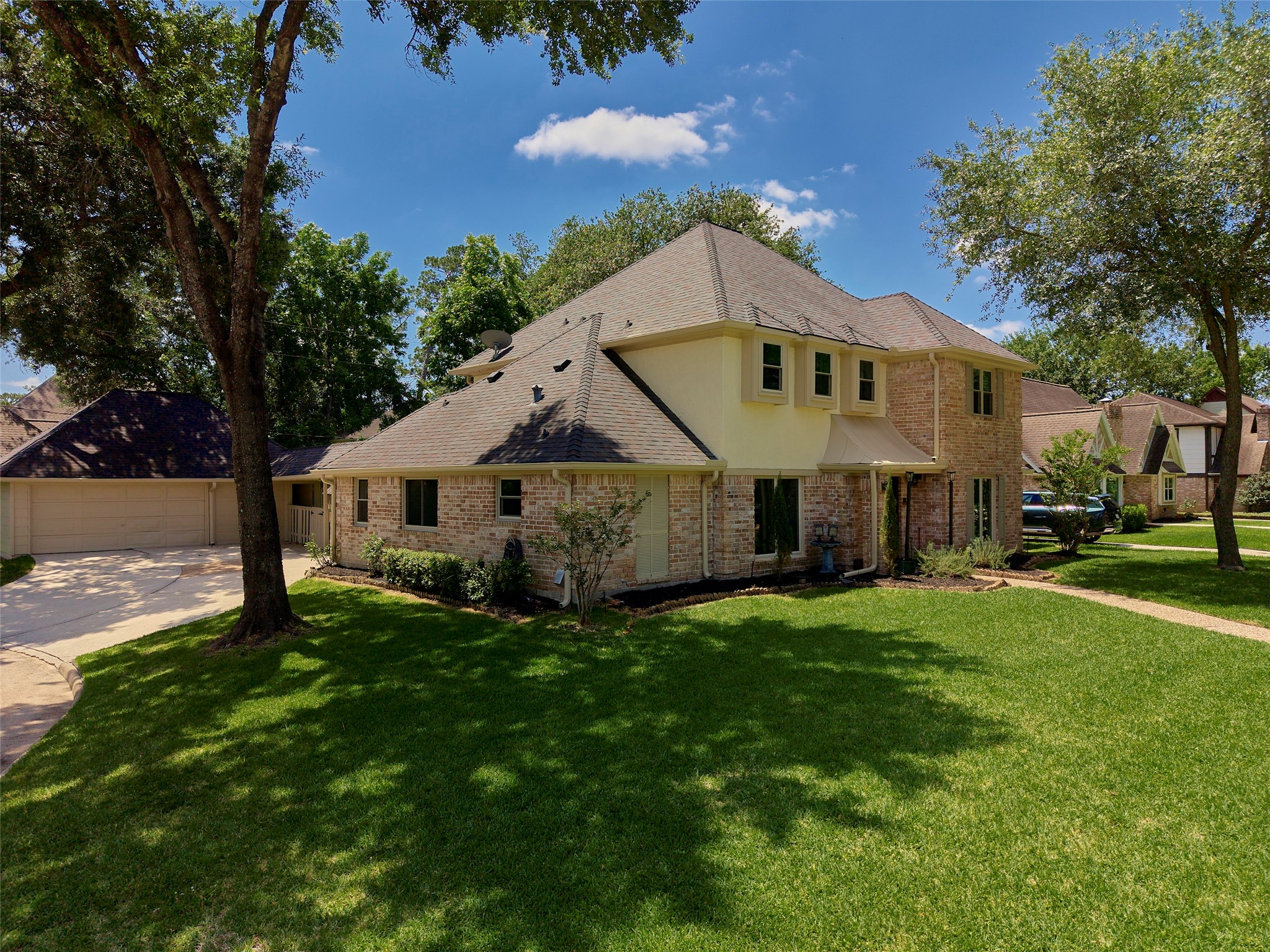 6915 Worcester Drive Property Photo 1