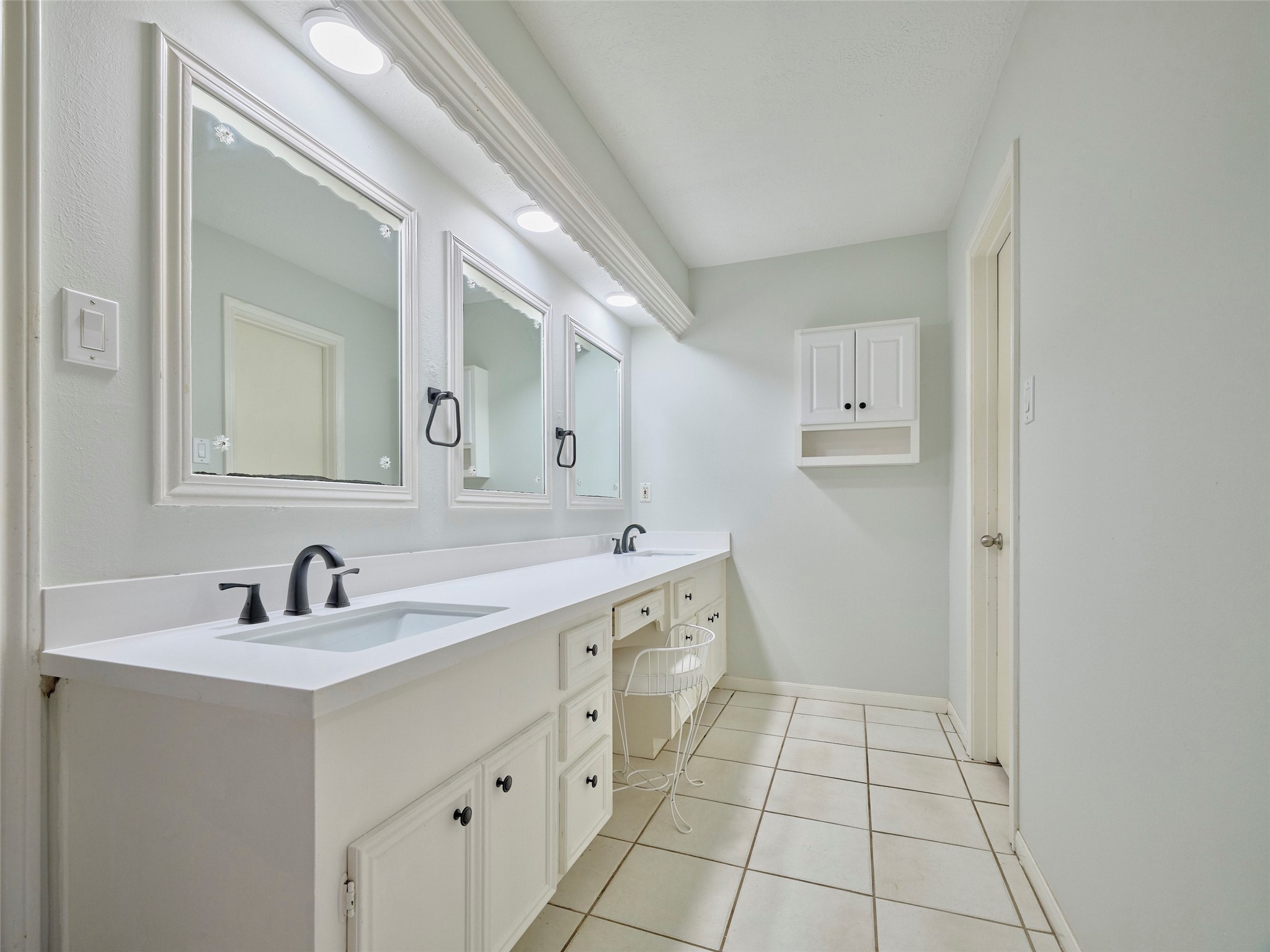 6915 Worcester Drive Property Photo 23