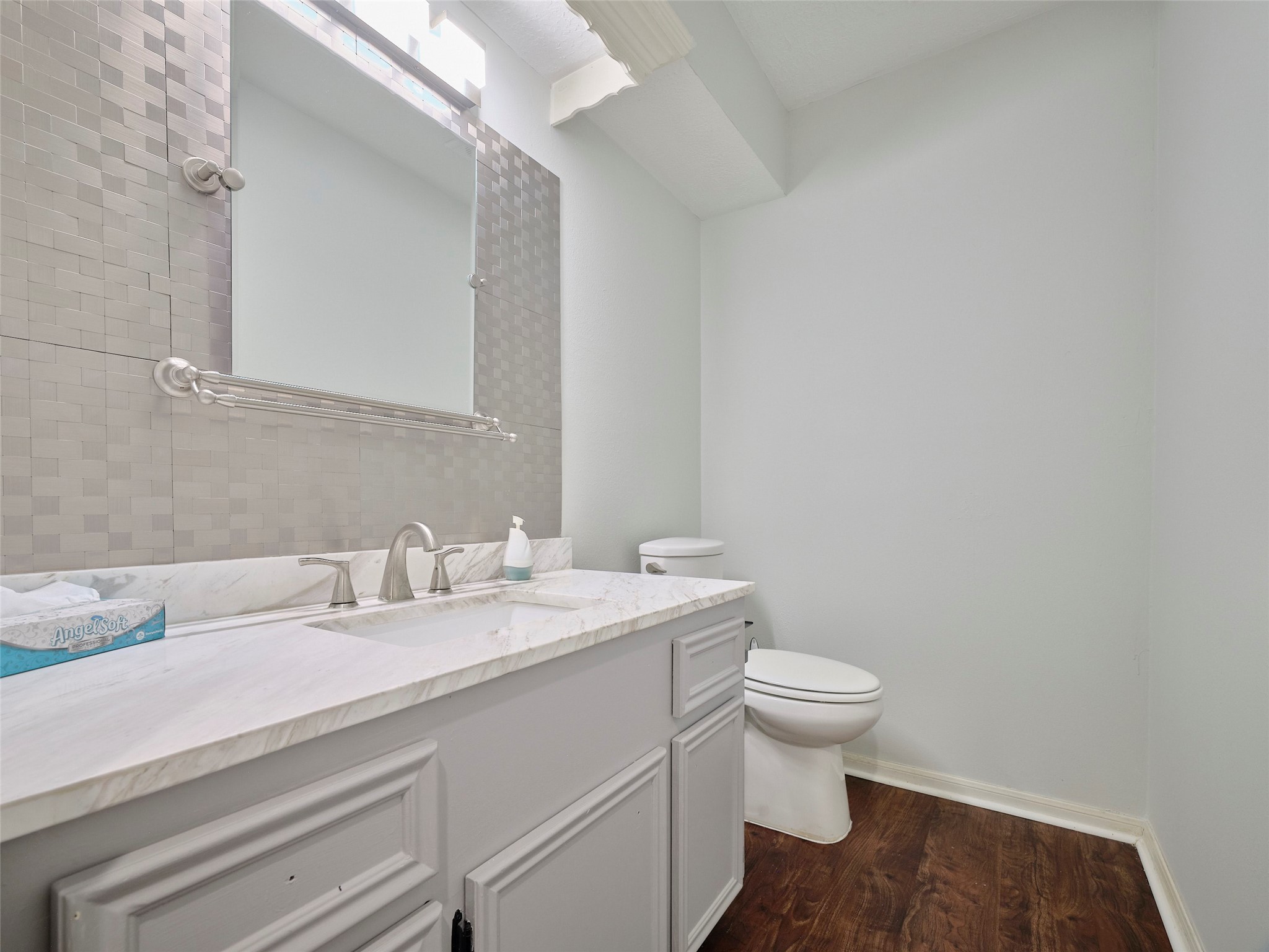6915 Worcester Drive Property Photo 30