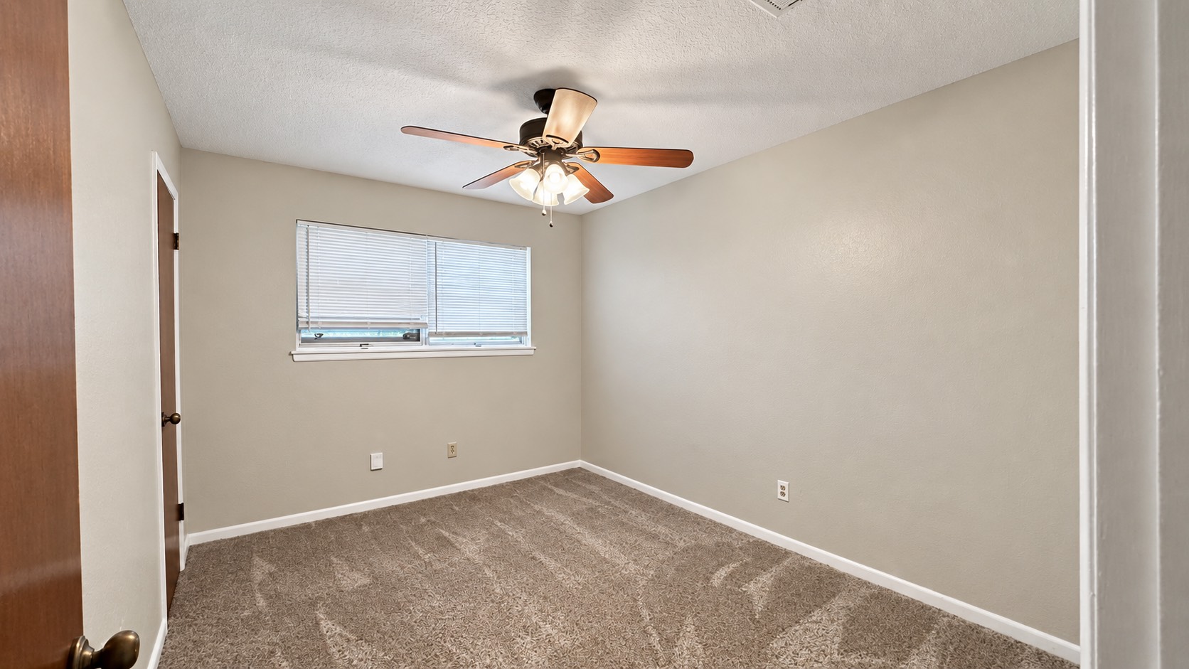 306 Lantana Drive Property Photo 12