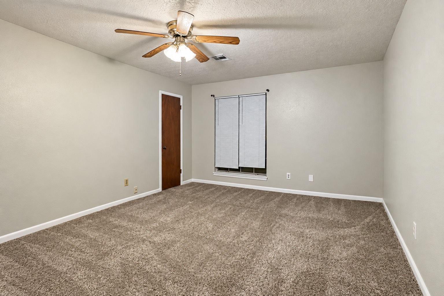 306 Lantana Drive Property Photo 13