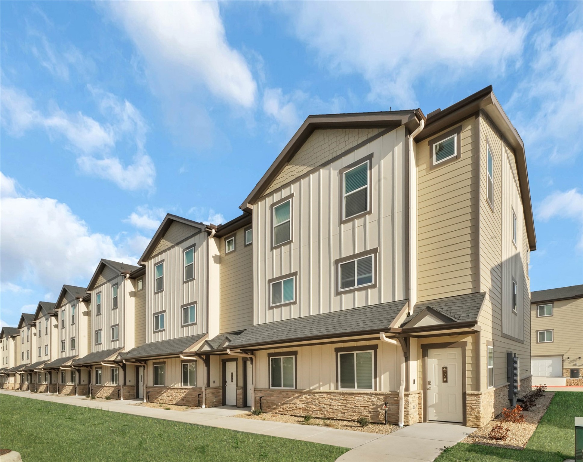 12603 Telge Road 7I-L Property Photo 1