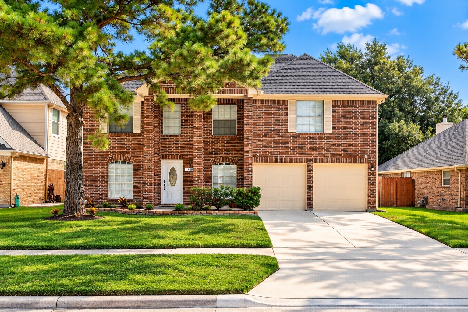 11430 Weathering Oaks Drive Property Photo 1