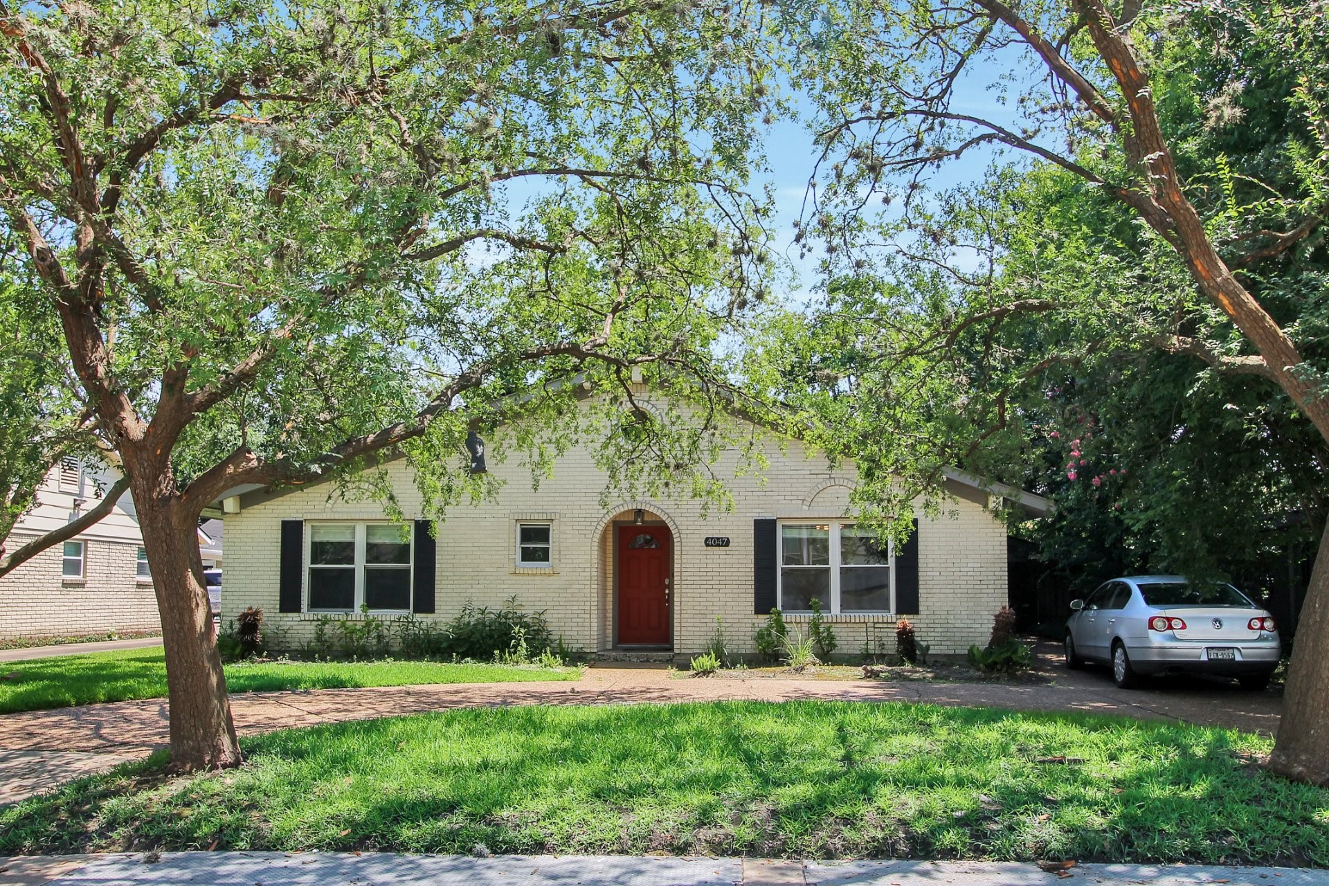 4047 Falkirk Lane Property Photo 1