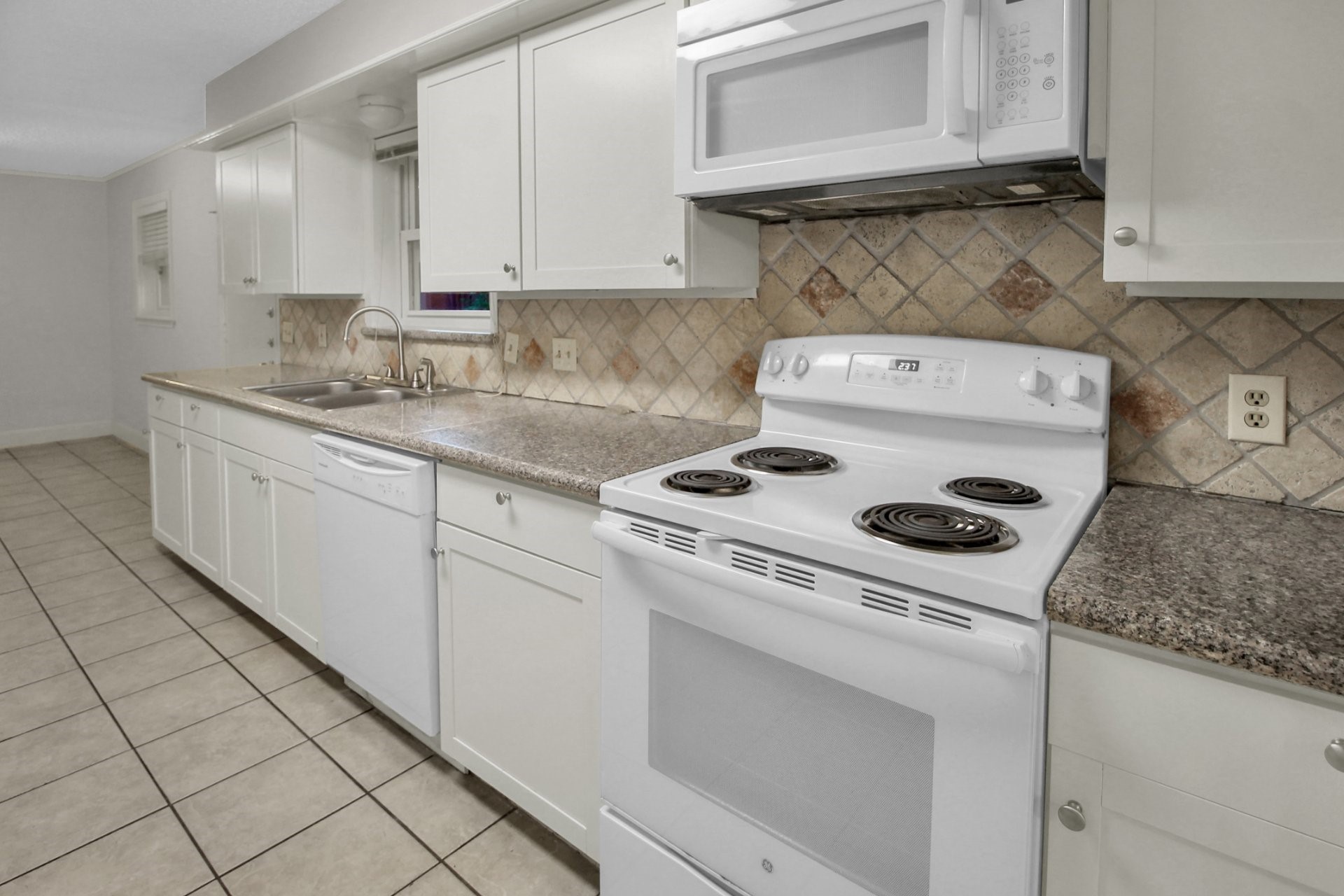 4047 Falkirk Lane Property Photo 9