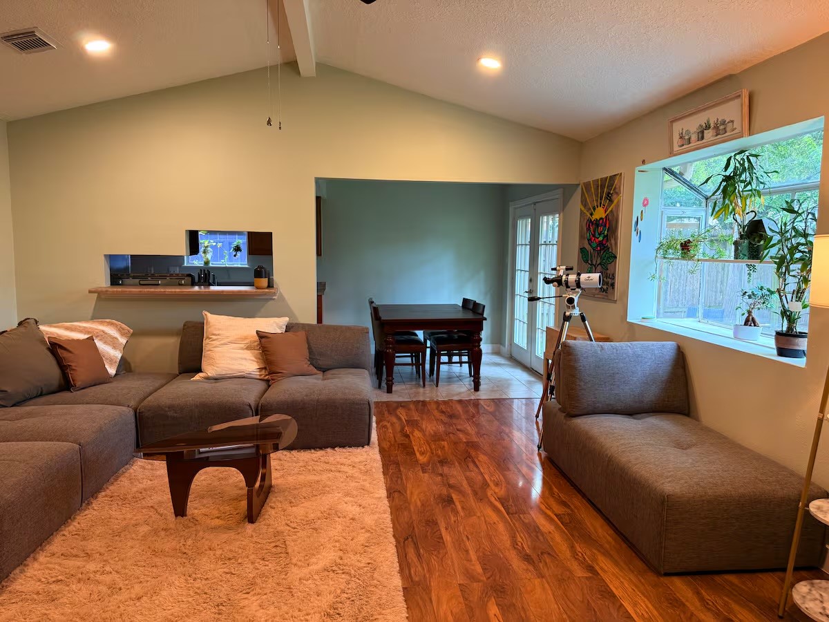 9430 Charter Ridge Drive Property Photo 4