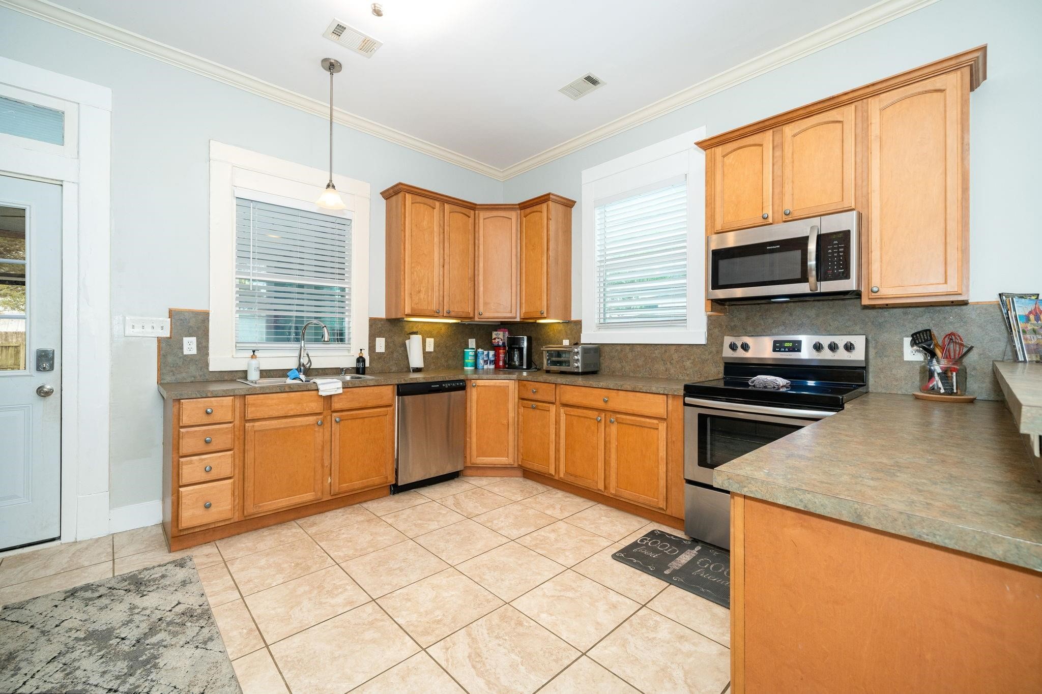 3529 Avenue S Property Photo 13