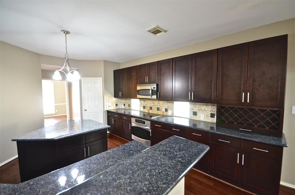 5802 Sage River Court Property Photo 12
