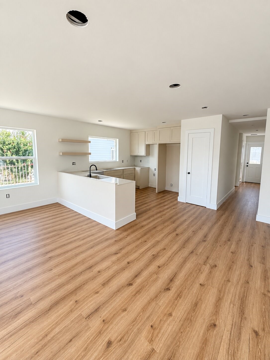 524 N Super Street Property Photo 3