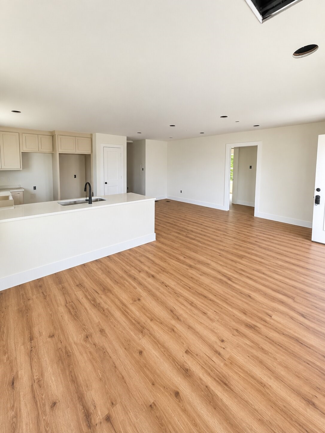 524 N Super Street Property Photo 4