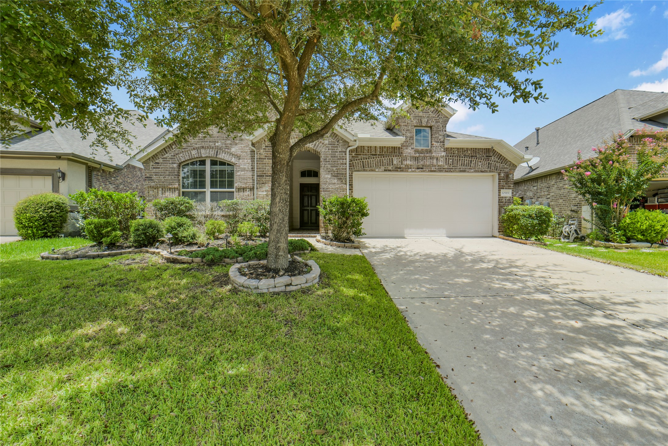 10919 Walts Run Lane Property Photo 1