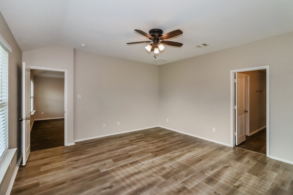 8102 Rose Petals Lane Property Photo 8