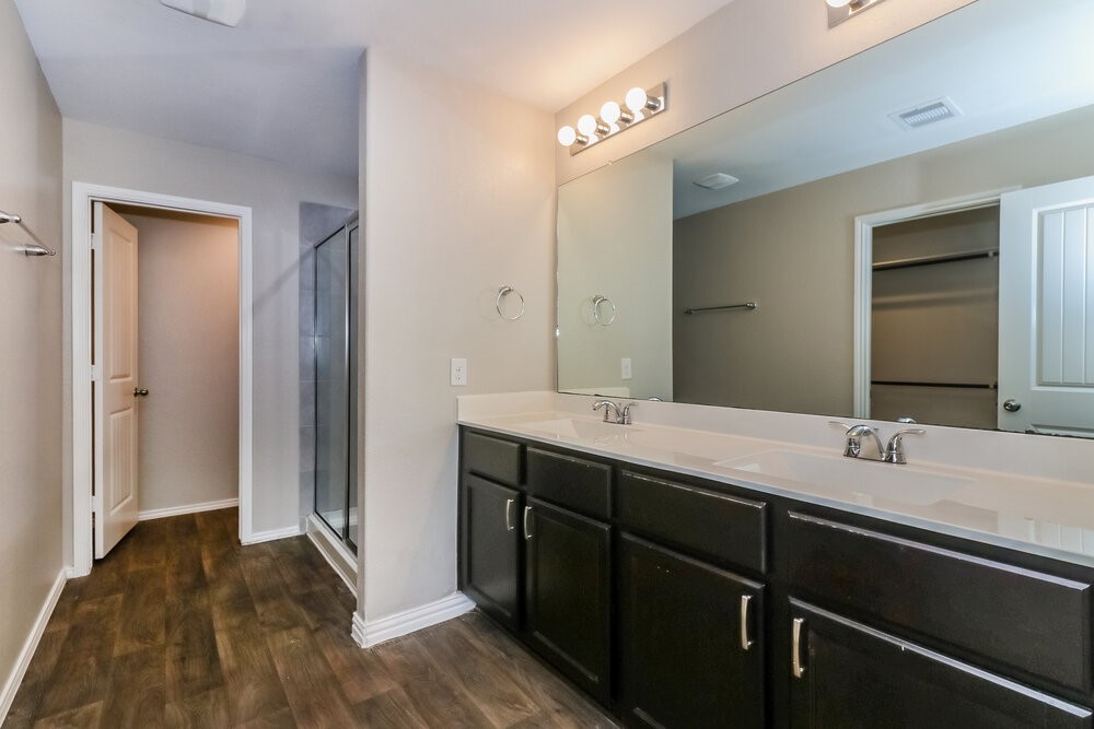 8102 Rose Petals Lane Property Photo 10