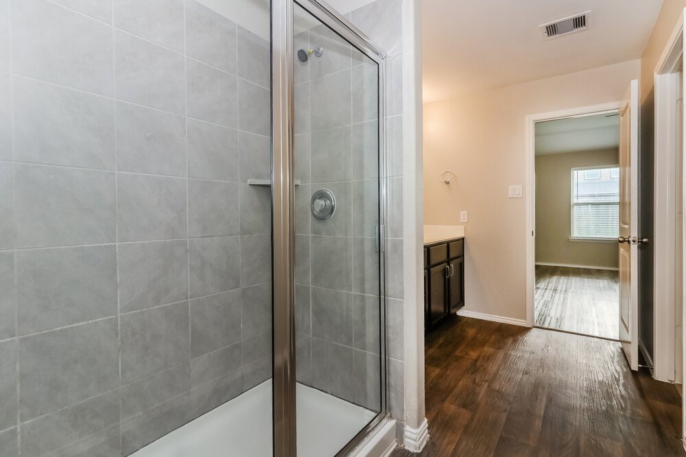 8102 Rose Petals Lane Property Photo 11