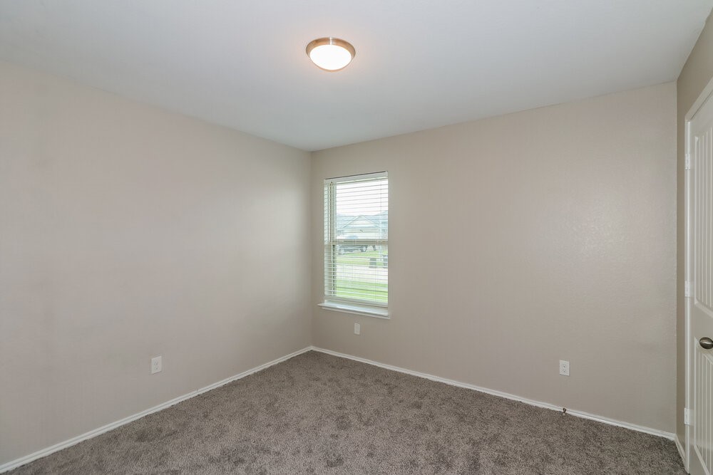 8102 Rose Petals Lane Property Photo 14
