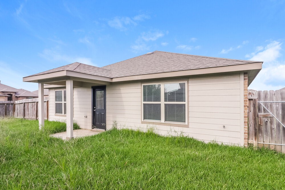 8102 Rose Petals Lane Property Photo 15