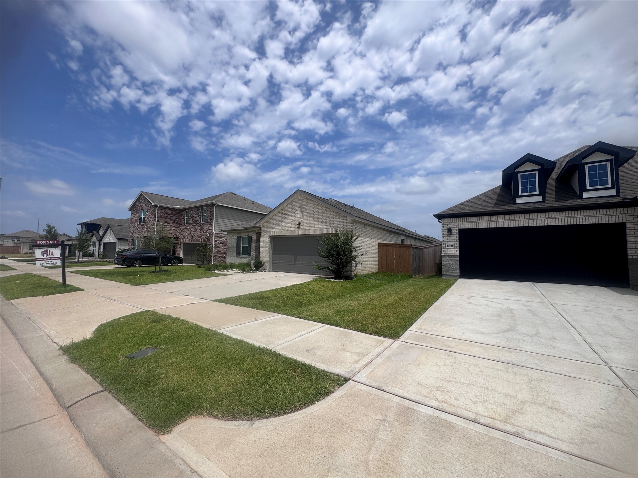 27310 Clear Breeze Drive Property Photo 2