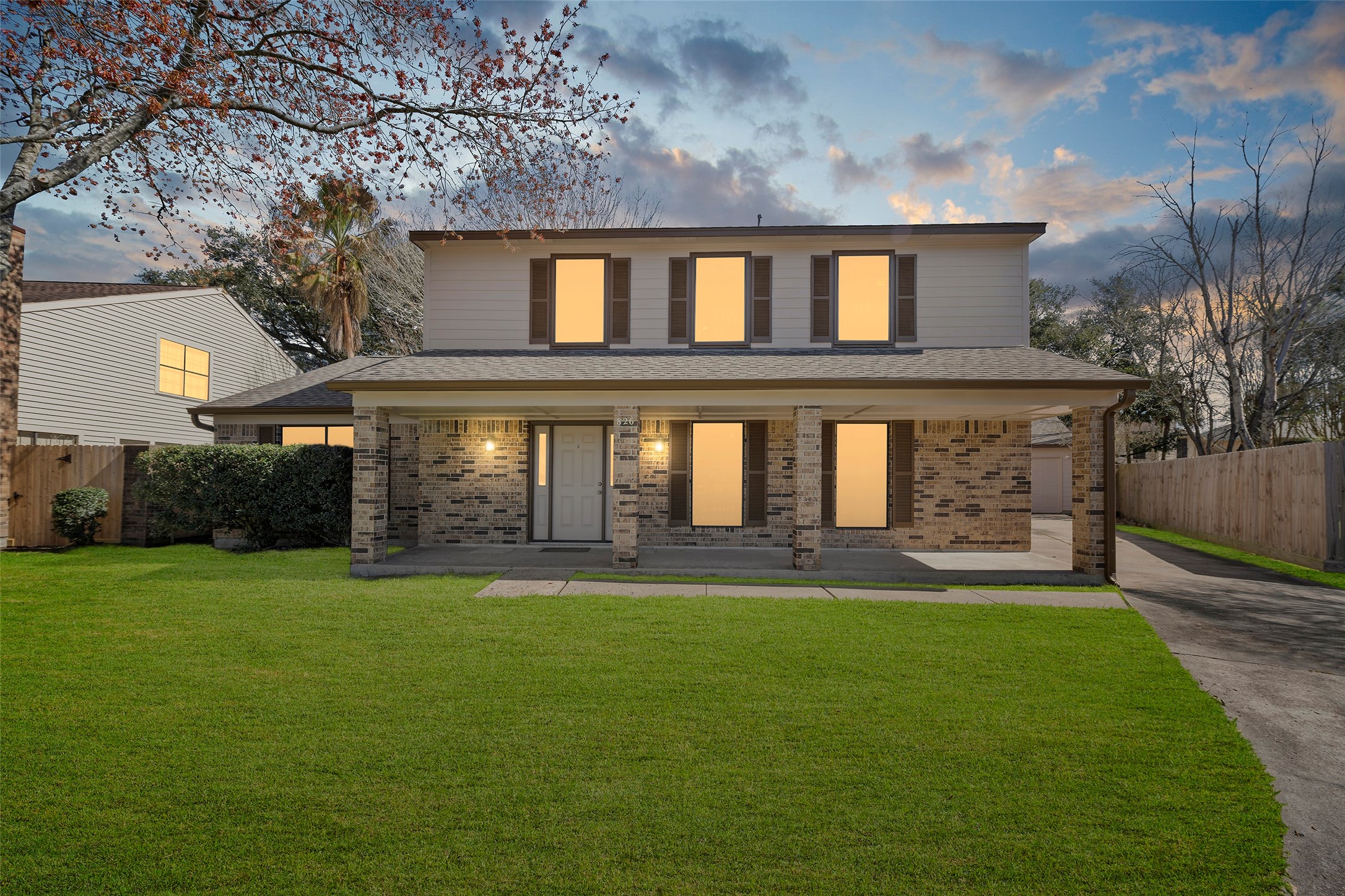 826 Lochnell Drive Property Photo