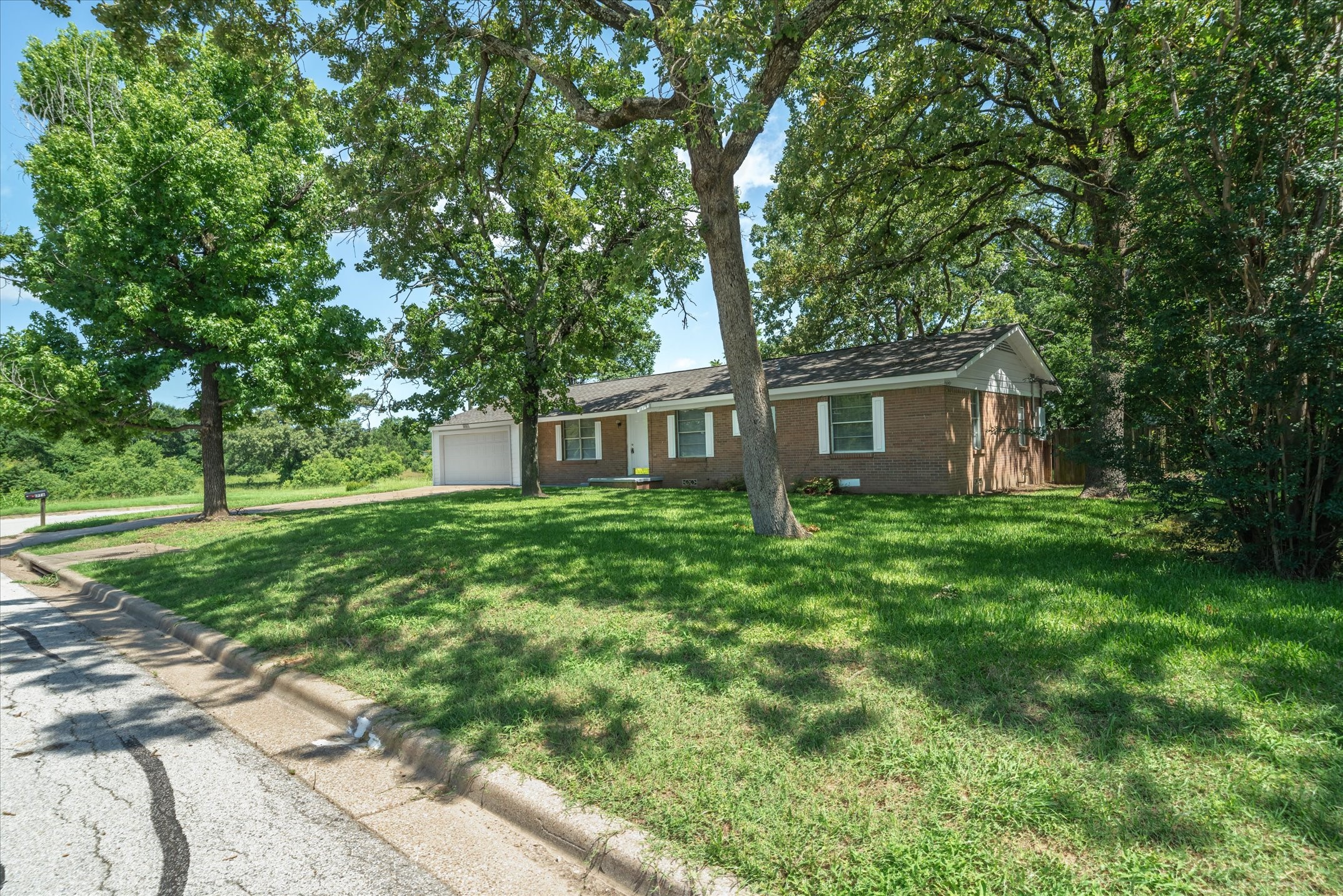 1776 Lazy U Drive Property Photo 1