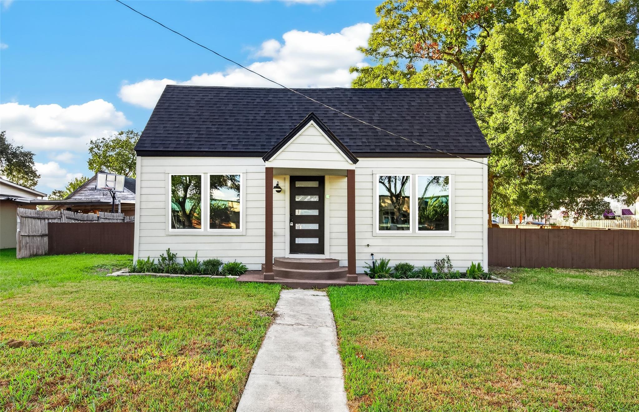 202 Jackson Avenue, Pasadena TX 77506 Property Photo 1
