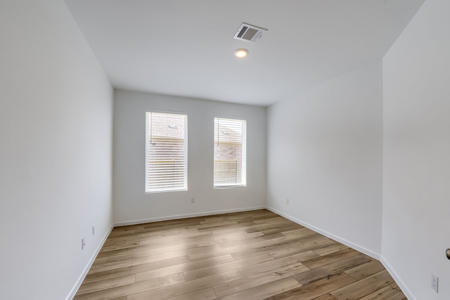 2435 Pear Blossom Lane Property Photo 11