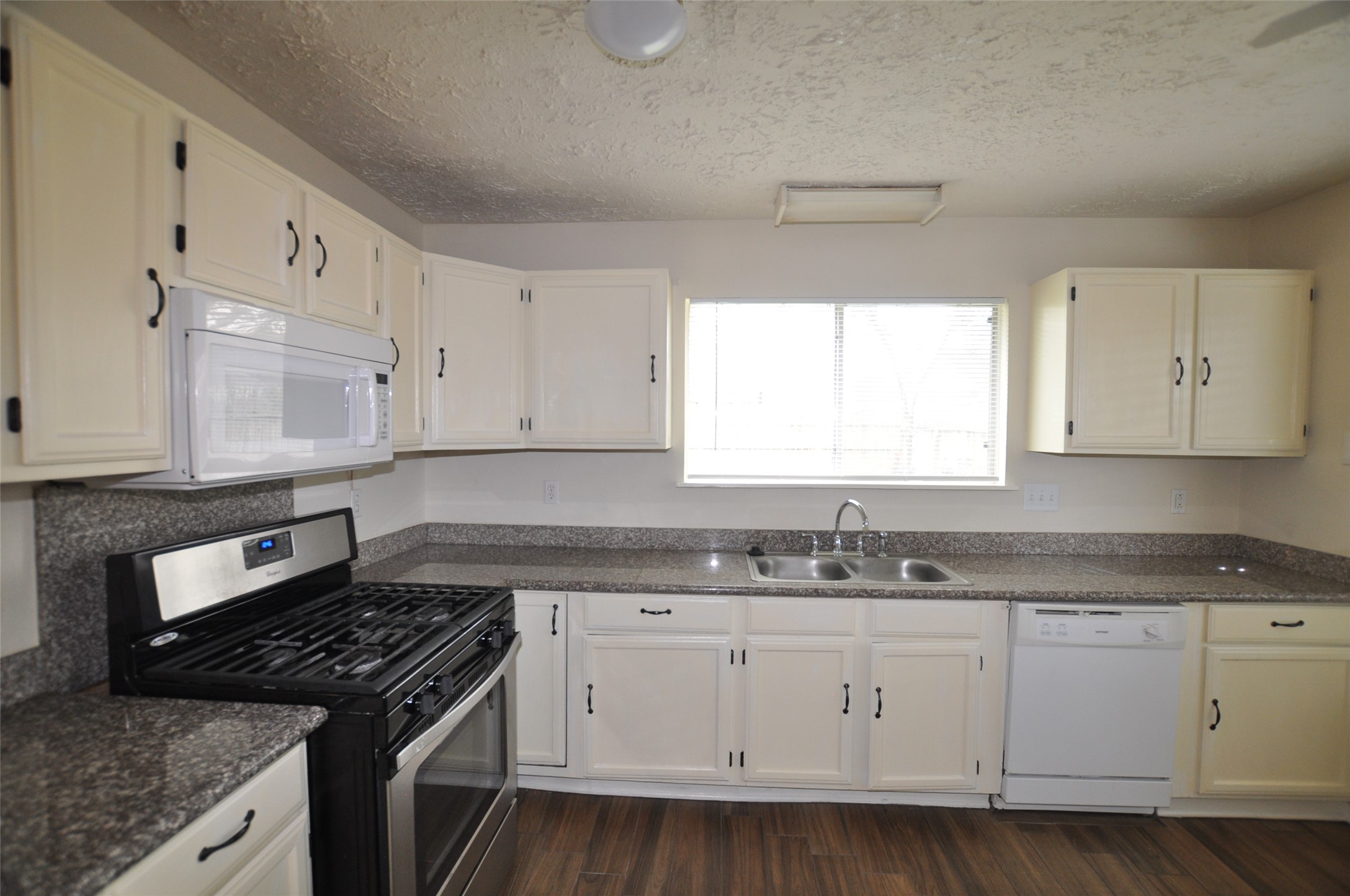 2706 Sunbird Drive Property Photo 10