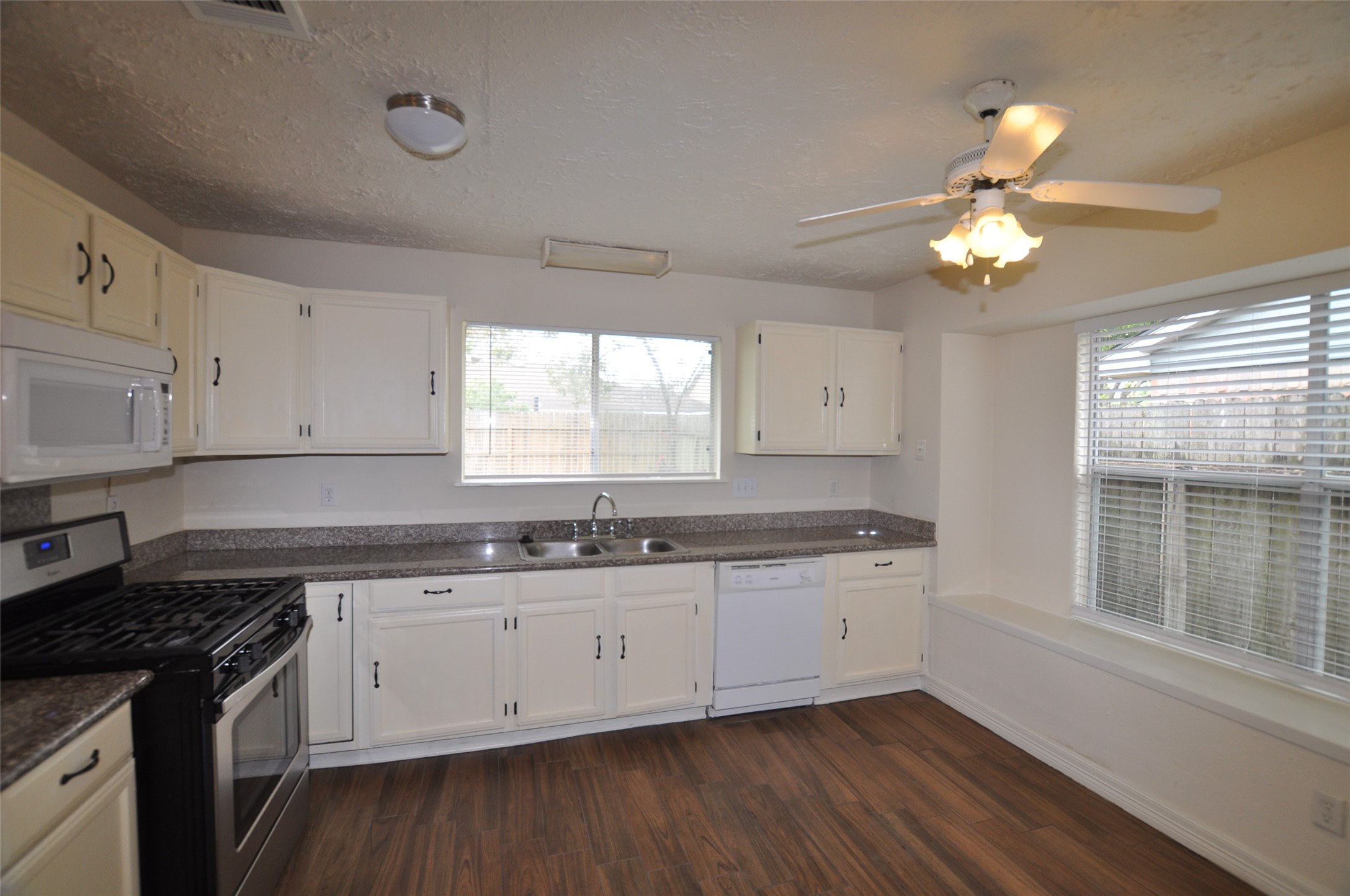2706 Sunbird Drive Property Photo 11