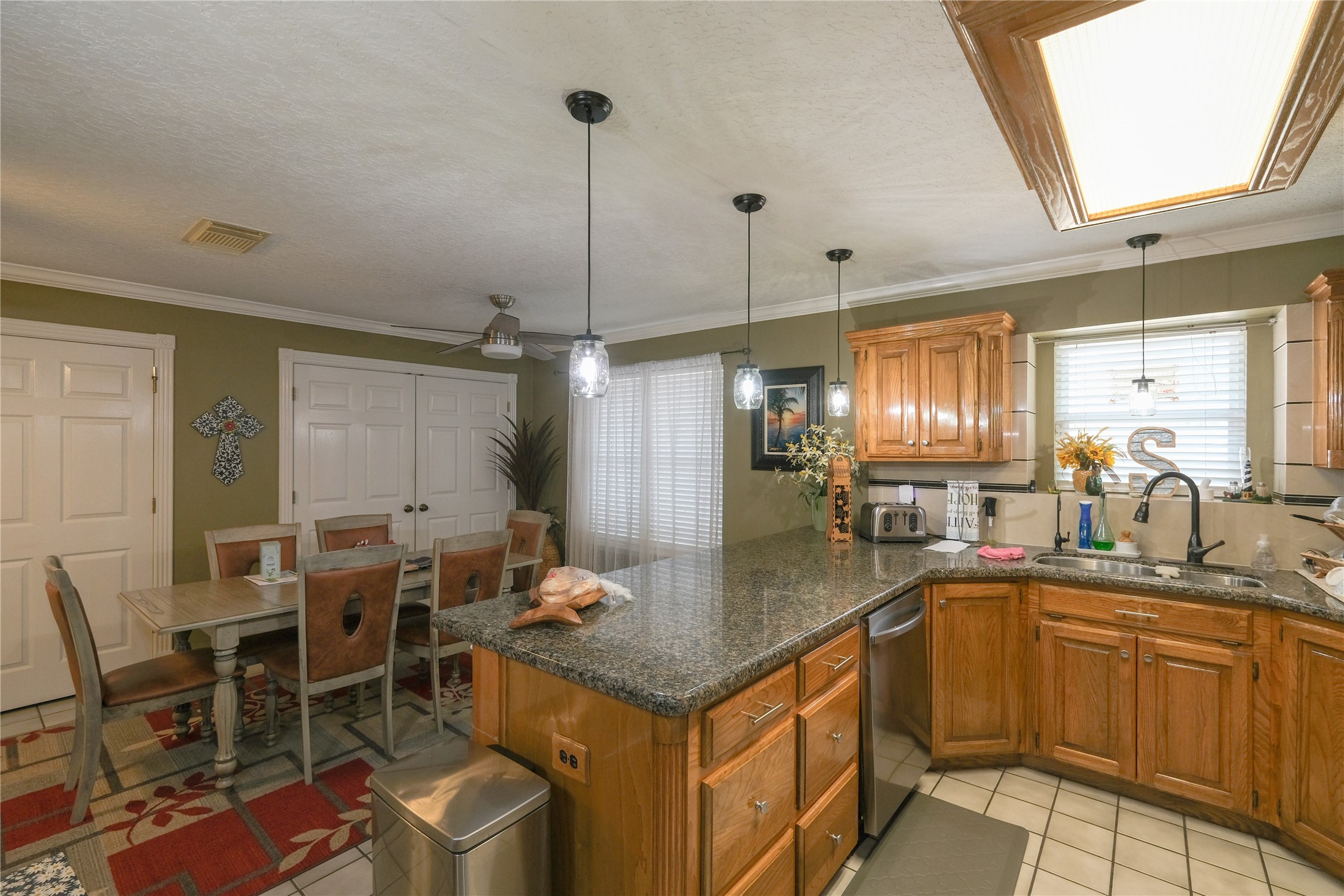 324 Juniper Street Property Photo 7