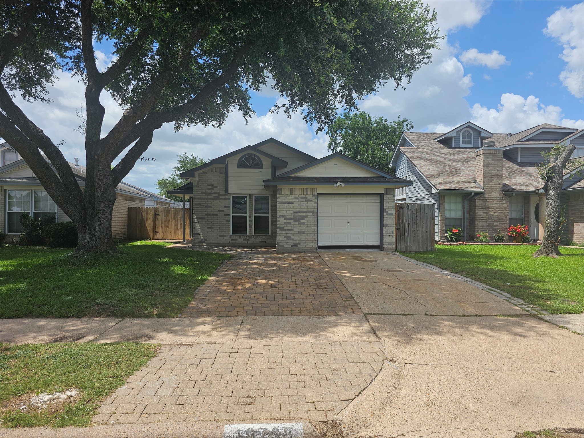 19738 Swan Valley Drive Property Photo 2