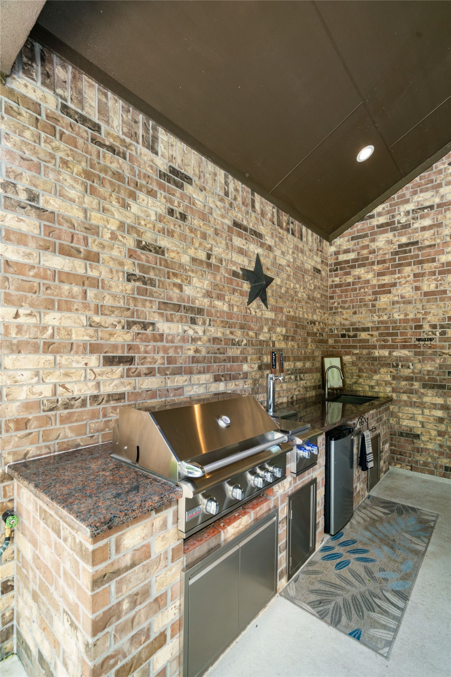 1202 Rocky Falls Lane Property Photo 26
