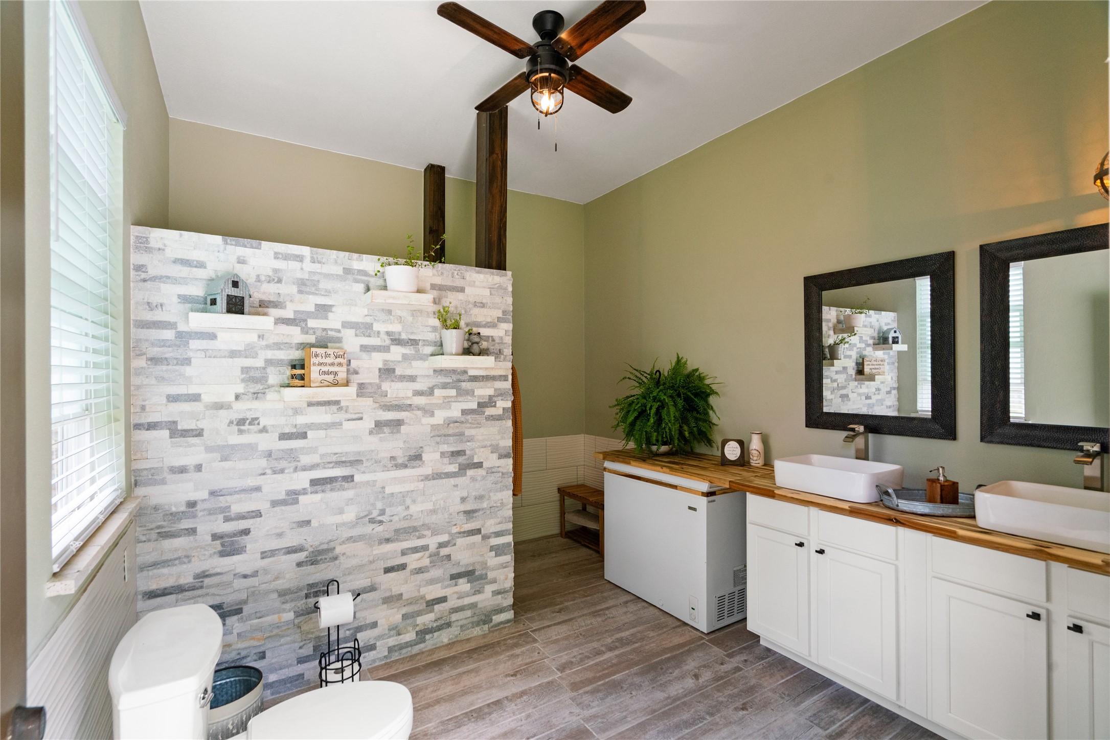1202 Rocky Falls Lane Property Photo 46