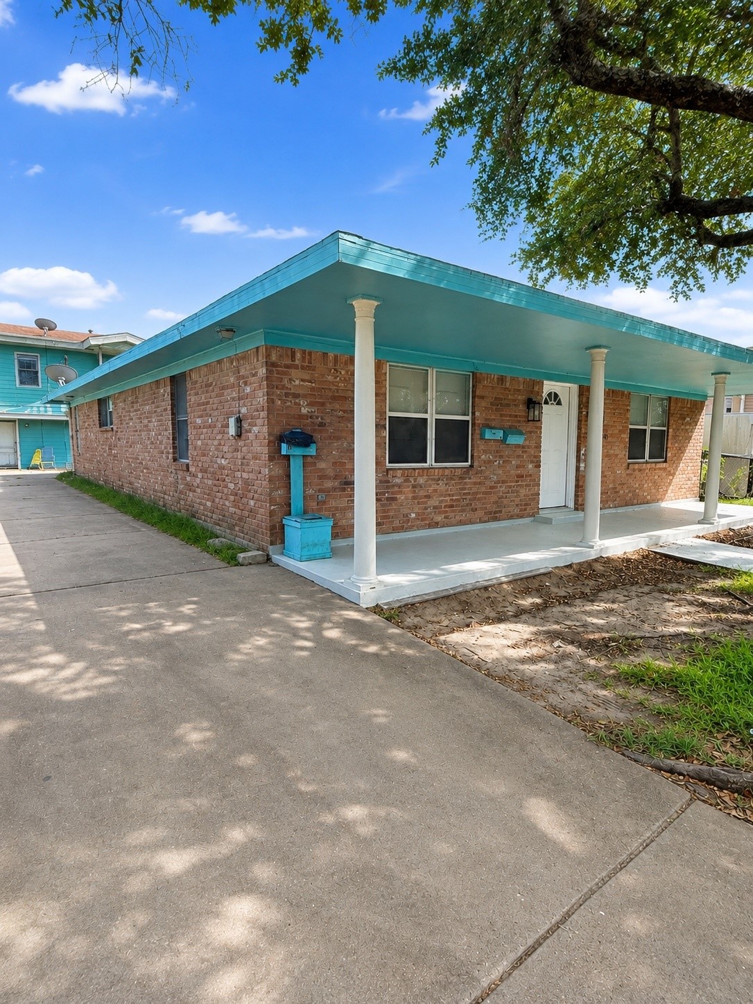 5107 Avenue Q Property Photo 2