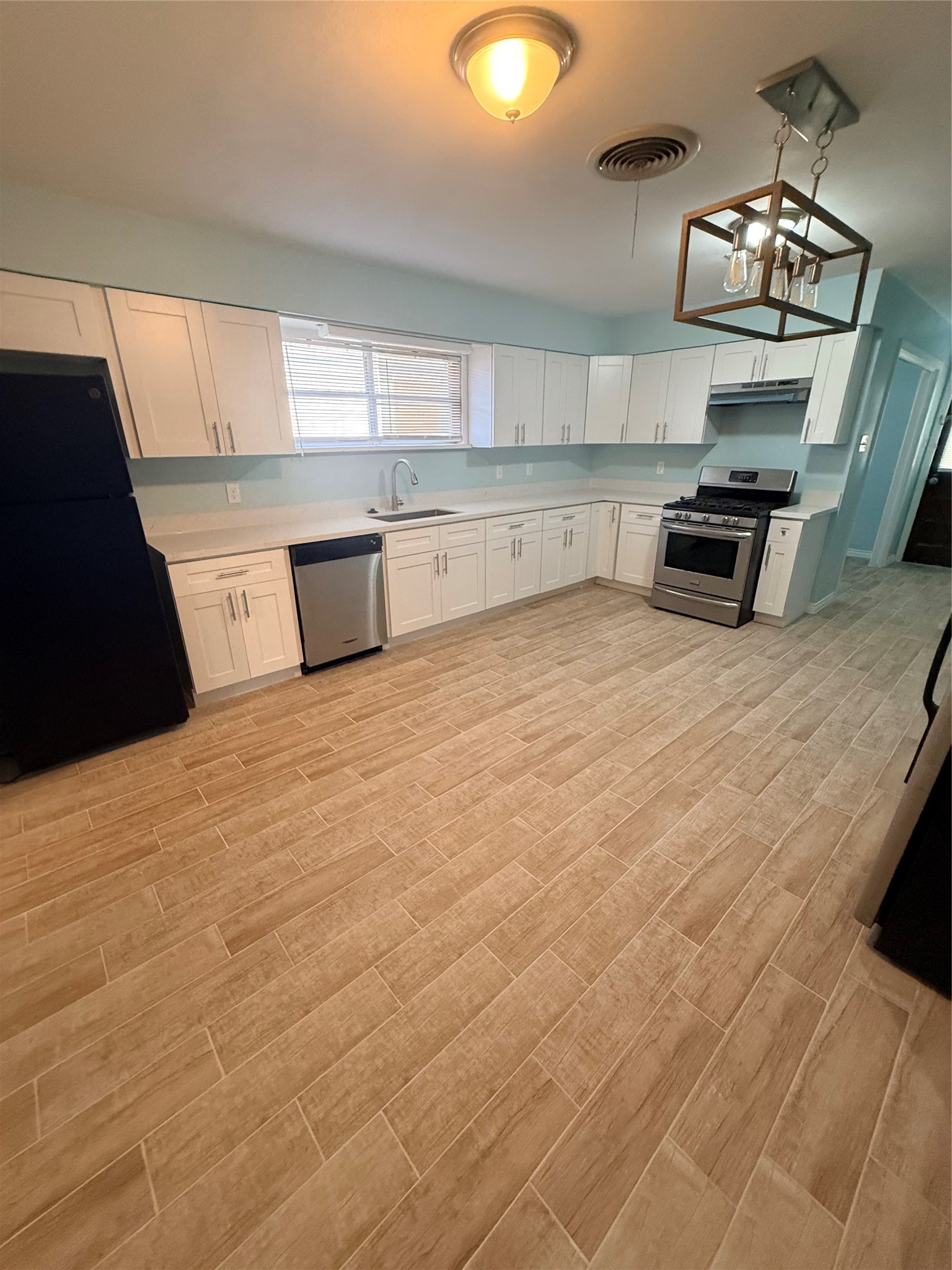 5107 Avenue Q Property Photo 6