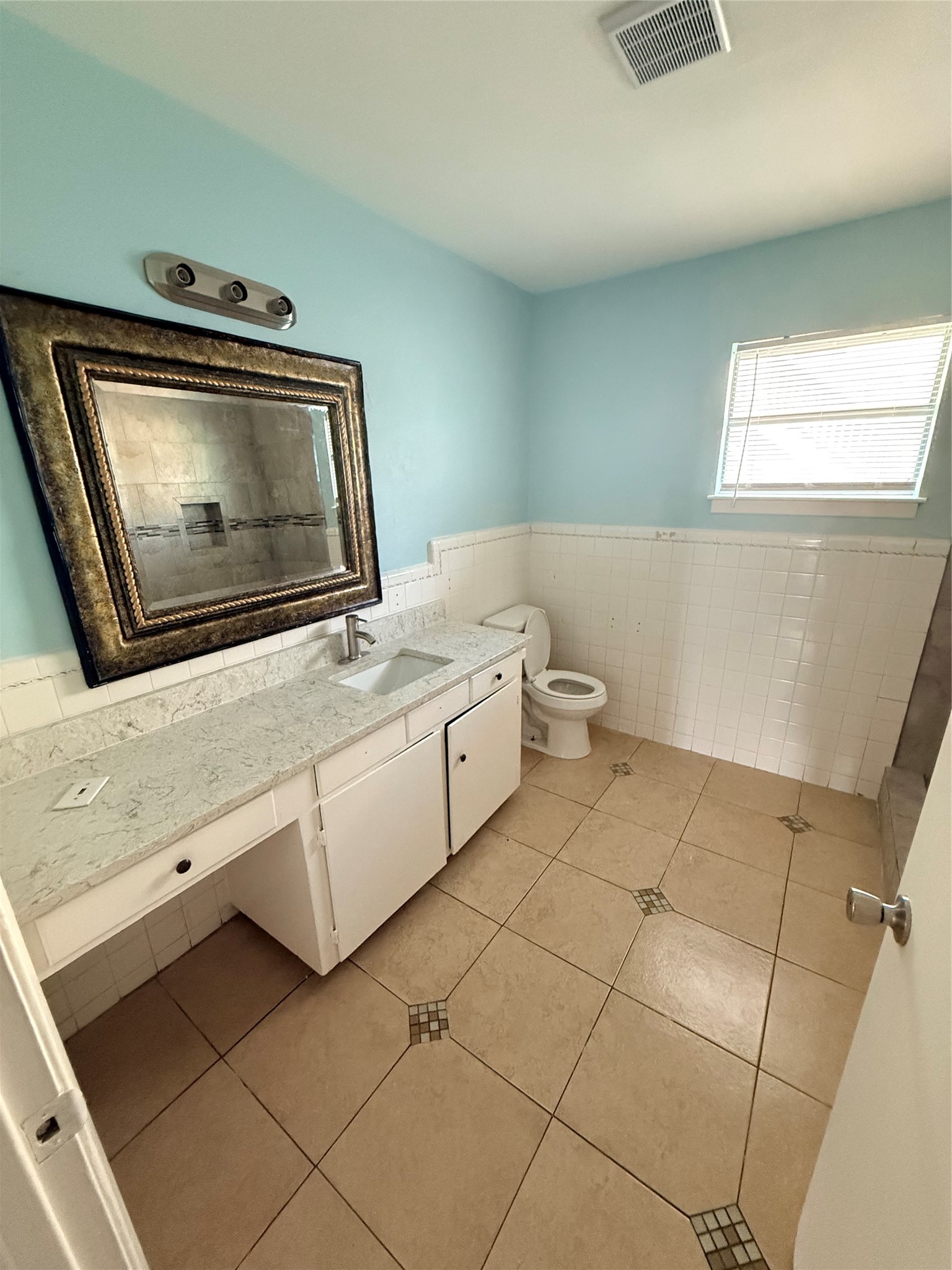 5107 Avenue Q Property Photo 14