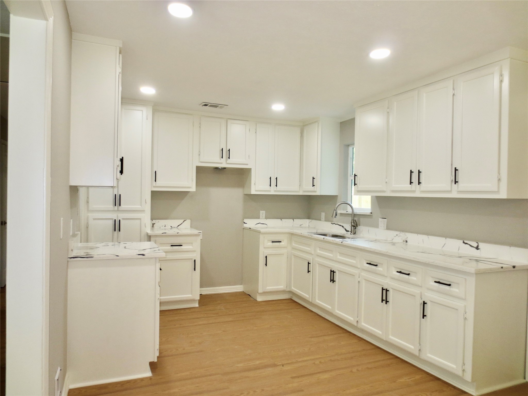2722 Parker Road B Property Photo 1