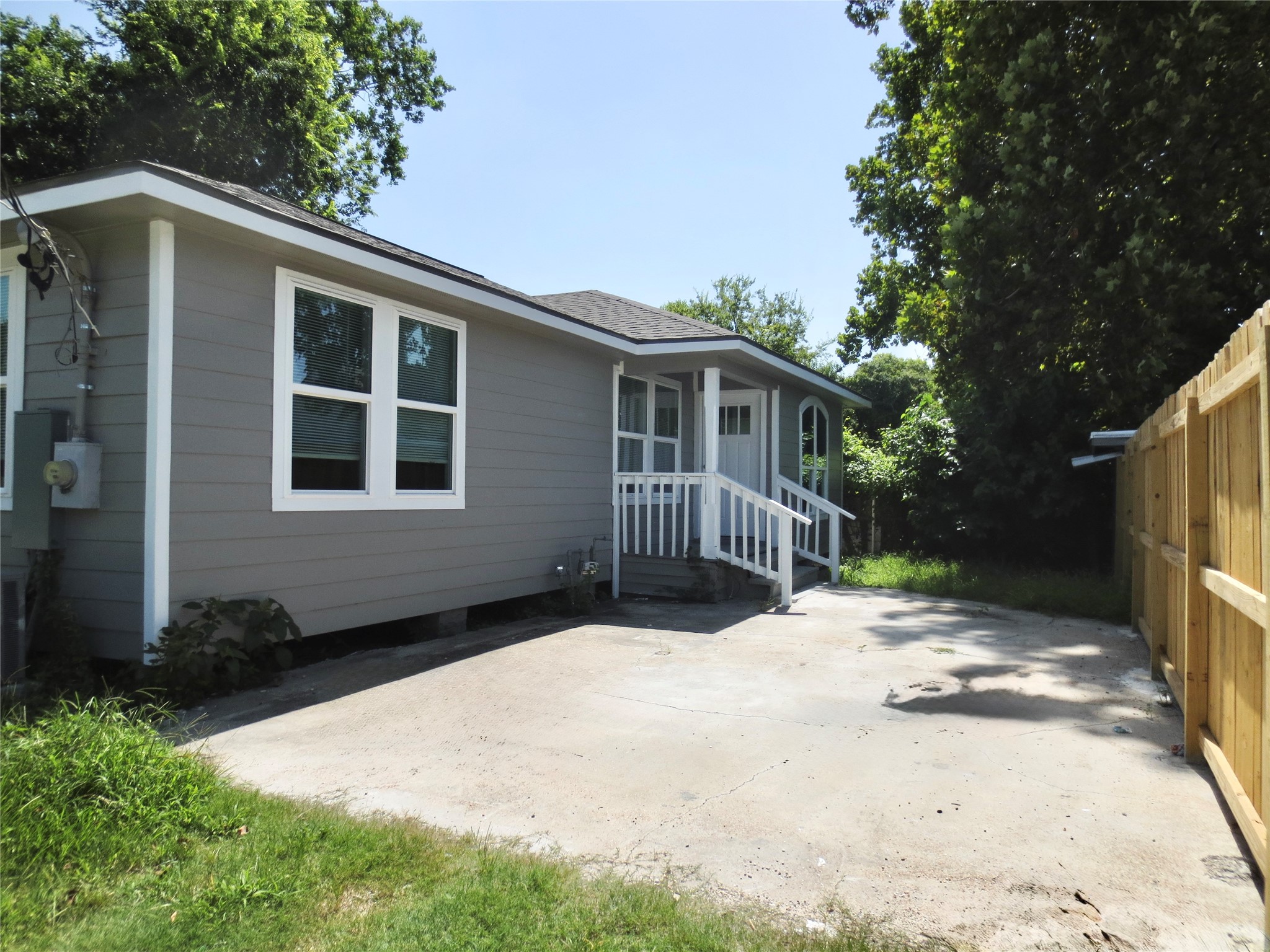 2722 Parker Road B Property Photo 2