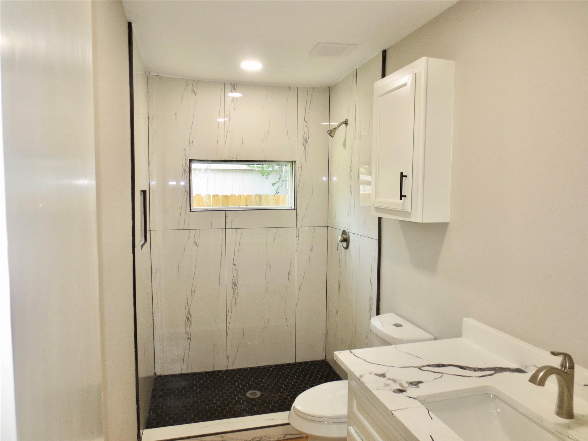 2722 Parker Road B Property Photo 6