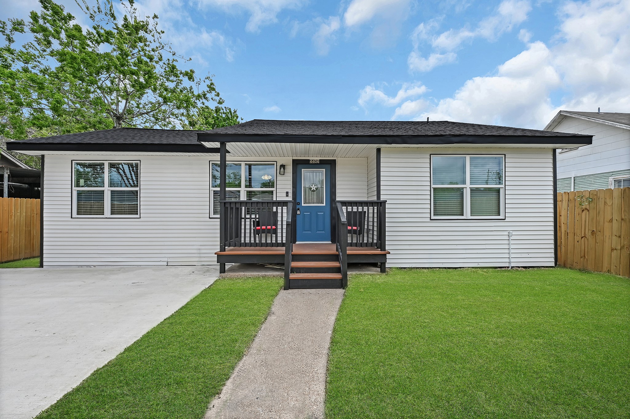 4406 Edison Street Property Photo 2