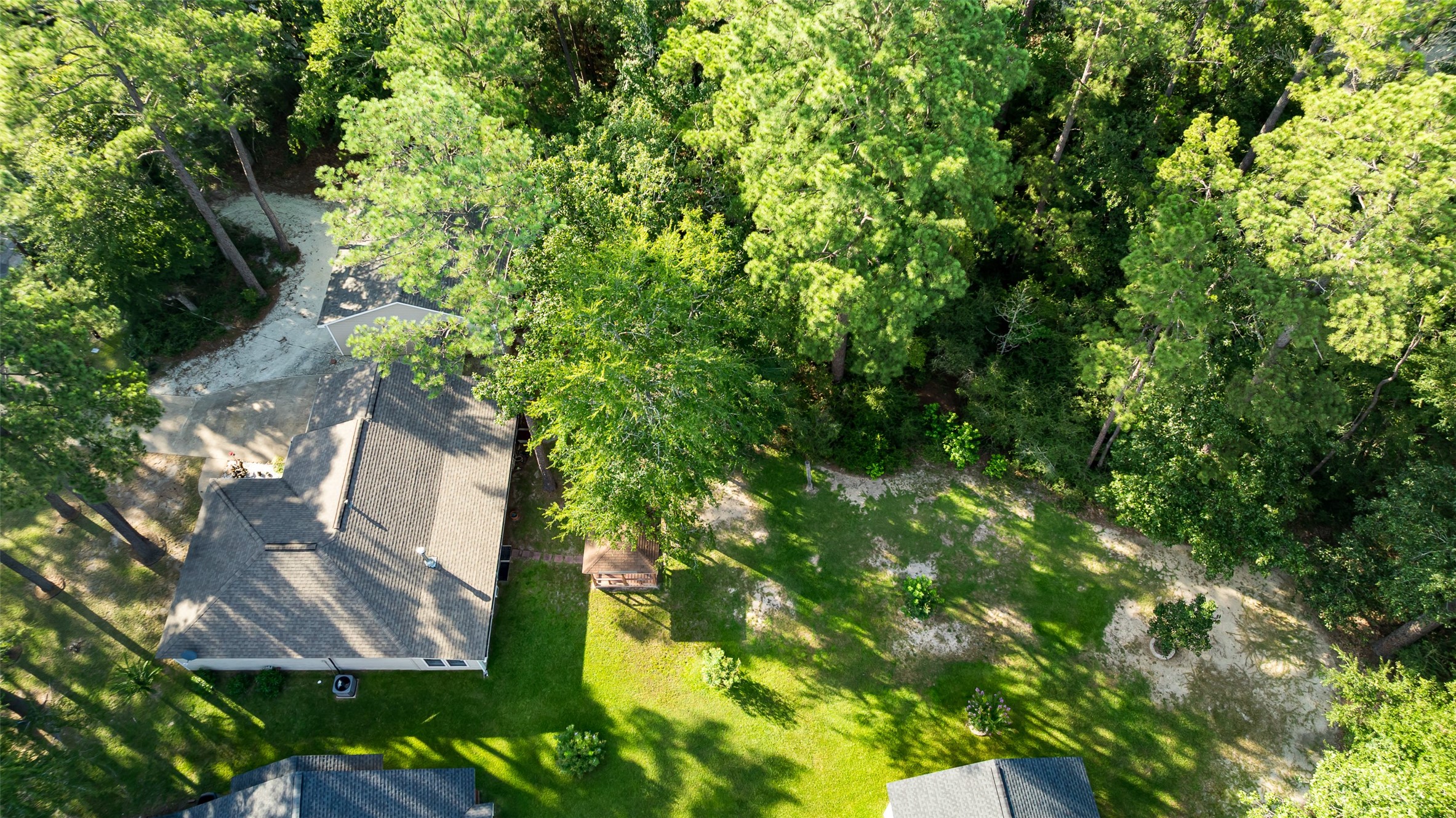 37 Spreading Oak Property Photo 5