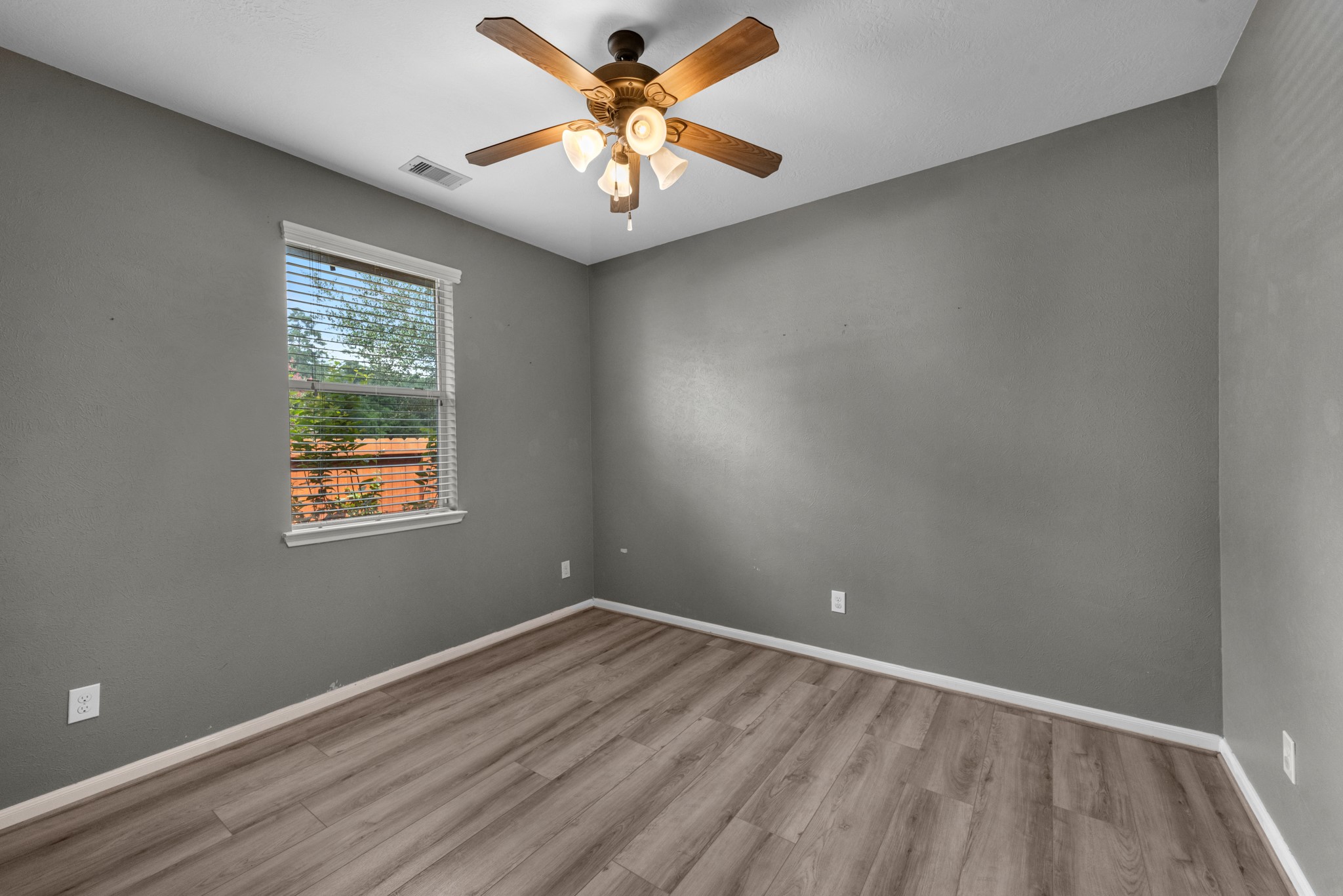 1922 Vale Haven Drive Property Photo 11