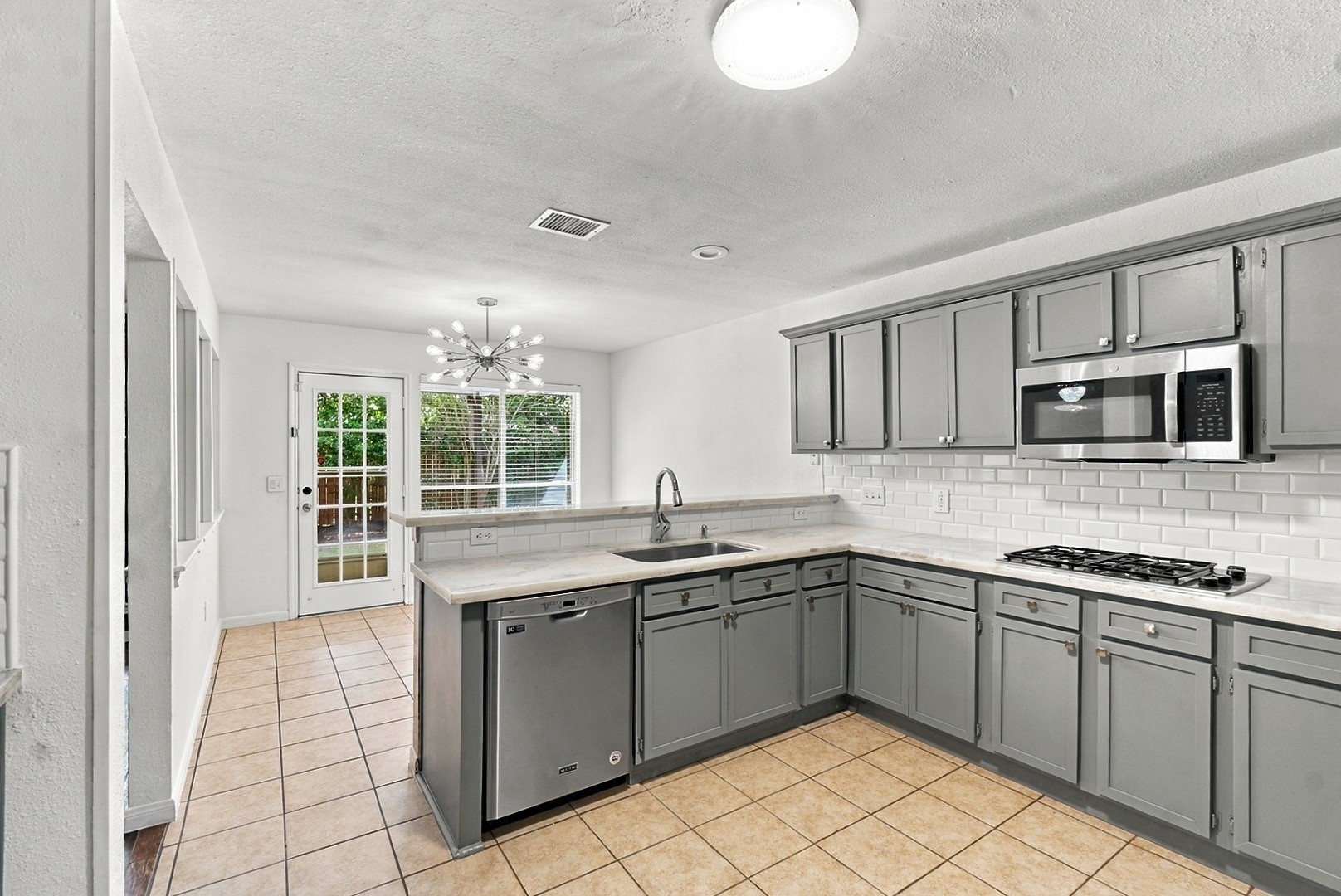 4001 Hazelwood Drive Property Photo 11