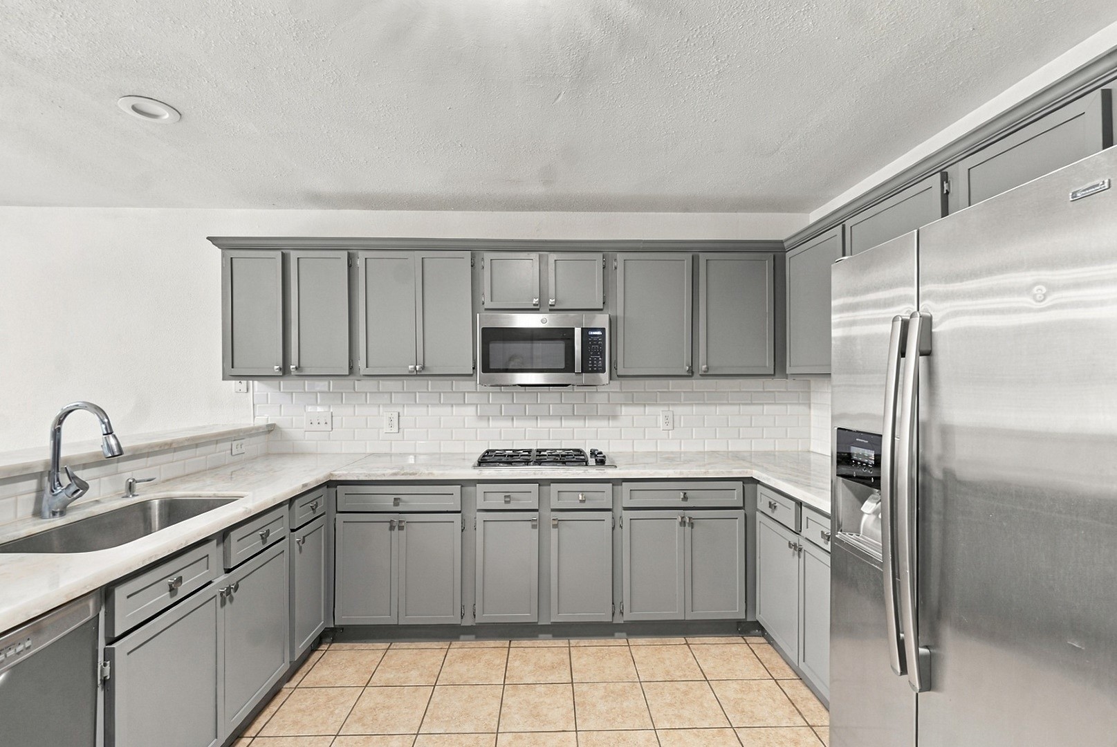 4001 Hazelwood Drive Property Photo 12