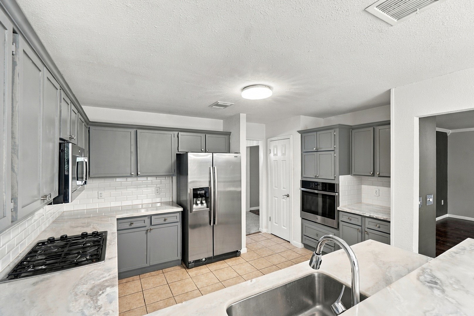 4001 Hazelwood Drive Property Photo 14